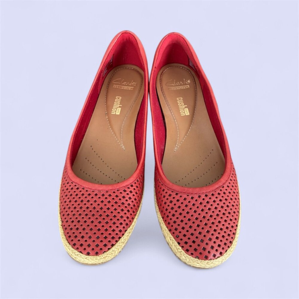 CLARKS cushioned Shoes - Size 6